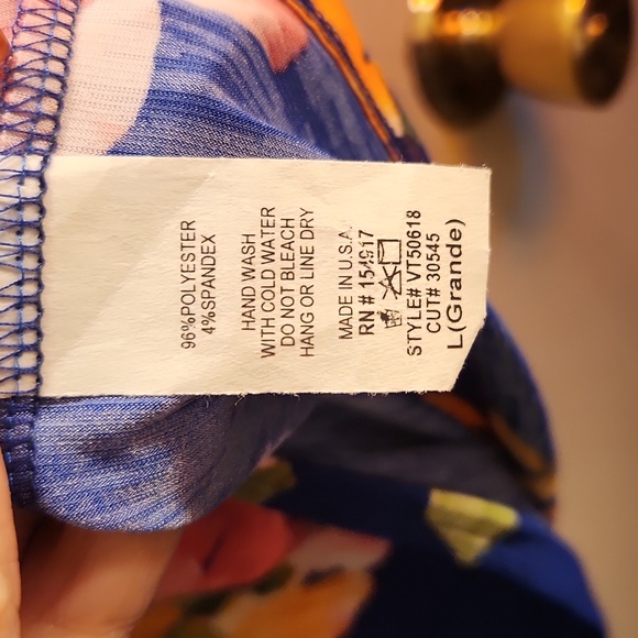 NWT Vine and Love Blue top - Picture 3 of 3